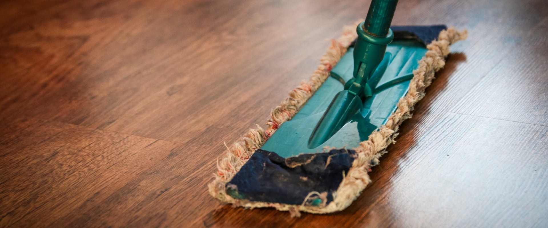 The Power of Vinegar: A Natural Solution for Cleaning Your Wood Floors