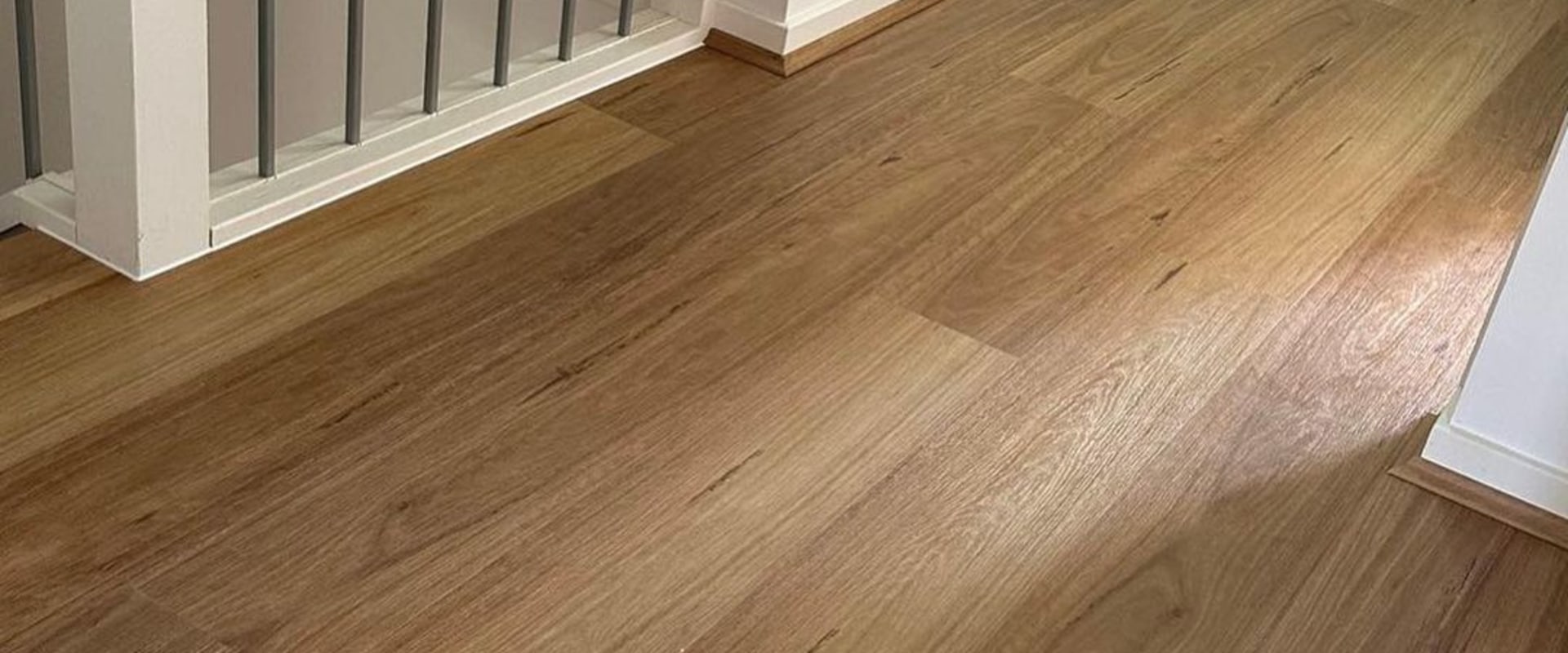 How long does laminate flooring settle after installation?